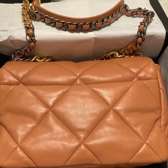 Absolutely Gorgeous Chanel 19 21K Large Brown Caramel Bag BNIB!. Must have! - Picture 4 of 8